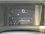 必要な情報を一目で確認できる、見やすいメーターデザイン。スムーズな運転操作をサポートします。