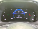 デジタルメーターで車両情報を手軽に確認できます。スタイリッシュなデザインも魅力です。