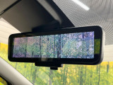【デジタルインナーミラー】後席の大きな荷物や同乗者で後方が確認しづらい時でも安心!カメラが撮影した車両後方の映像をルームミラー内に表示。クリアな視界で状況の確認が可能です!