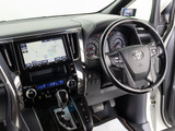 ★使いやすさや安全性を追求したステアリング周り!高級車ゆえにスイッチ類が多いのも特徴ですね!考え尽くされた配置ですぐに使いこなす事が出来ますのでご安心下さい!是非、体感してみて下さい!!