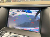 【バックカメラ】運転席から画面上で安全確認ができます。駐車が苦手な方にもオススメな便利機能です。