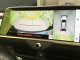 駐車や車庫入れをサポートするバックモニターが搭載されています。後方の状況を把握しやすく、安全な運転を支援します。