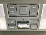 【両側パワースライドドア】スマートキーや運転席のスイッチで後席両側スライドドアの開閉が可能♪電動だから力を入れてドアを開ける必要が無く、小さなお子様でも簡単に開け閉めでき快適です♪