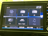 多様なメディアに対応し、お好みの音楽を高品質で楽しめます。長距離ドライブのお供に最適です。