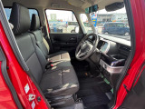 運転席シート廻りは使用感も少なく、良好な状態となっています。丁寧に使われていたことがよくわかりますね。