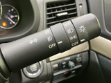 直感的な操作で、安全な車線変更をサポートします。シンプルなデザインで、誰でも簡単に使いこなせます。