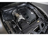 2.0L直列4気筒ターボエンジンに電動モーターを組み合わせ、エンジンで381psを発揮。ダウンサイジングされながらも、AMGらしい力強い加速と軽快な吹け上がりをしっかりと体感いただけます。
