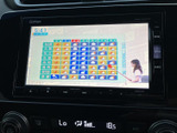 停車時にTVを楽しめる機能が搭載されています。休憩時間や待ち合わせの時間などに、お子様連れのご家族にもおすすめです。エンターテイメントを楽しんでください。