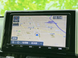 鮮明な表示で、目的地までのナビゲーションをサポート。直感的な操作で、スムーズなルート検索が可能です。