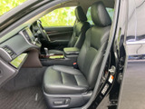 運転席周りの質感は高く、細部にまでこだわりが感じられる空間で、ドライビングをより快適に演出します。