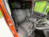 運転席シート廻りは使用感も少なく、良好な状態となっています。丁寧に使われていたことがよくわかりますね。