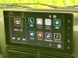 大型タッチパネルを採用し、直感的な操作が可能です。スマートフォン連携機能も搭載し、快適なドライブをサポートします。