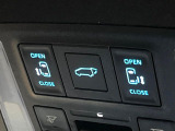 【パワーバックドア】スマートキーや運転席のボタンを押すだけでリアゲートが自動で開閉します!荷物を持っている時や、高い位置にあるバックドアを閉める際に便利な機能です♪