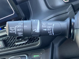 視界を確保するワイパー操作は、安全運転の基本。ワンアクションで簡単に操作でき、悪天候時にも安心です。