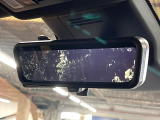 【デジタルインナーミラー】後席の大きな荷物や同乗者で後方が確認しづらい時でも安心!カメラが撮影した車両後方の映像をルームミラー内に表示。クリアな視界で状況の確認が可能です!