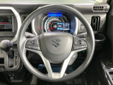 【ステアリングスイッチ】運転中、前方から目線をそらすことなく、オーディオ等の操作が可能な便利機能!安心&快適なドライブを演出してくれます♪