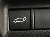 【パワーバックドア】スマートキーや運転席のボタンを押すだけでリアゲートが自動で開閉します!荷物を持っている時や、高い位置にあるバックドアを閉める際に便利な機能です♪