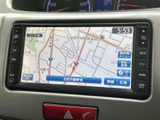 視認性の高い地図画面で、スムーズなナビゲーションを実現します。目的地までのルートを分かりやすく表示し、安全運転をサポートします。快適なドライブをサポートします。