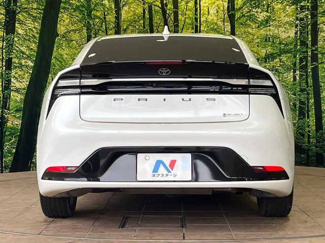 トヨタ プリウス 2.0 Z の中古車詳細 (15,000km, プラチナホワイト