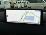 鮮明な表示で、安全なドライブをサポート。目的地までのルートをスムーズに案内してくれます。最新のナビゲーションシステムを搭載。