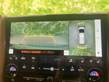 駐車や後退時の安全をサポートするバックモニター。後方の状況を把握しやすく、安心して運転できます。