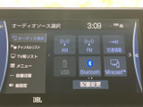 多彩なオーディオソースに対応し、高音質なサウンドを堪能できます。お好みの音楽で、ドライブを盛り上げましょう。