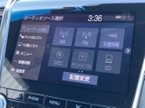 お好みの音源を手軽に楽しめる、使いやすいオーディオシステム。ラジオからCD、SDカードまで、幅広いメディアに対応しています。