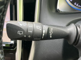 雨天時や視界不良時にも安心して運転できるワイパーレバーです。操作も簡単で、視界をクリアに保ちます。