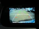 駐車場での出し入れをサポートするバックモニターです。後方の状況を映像で確認できるため、安全運転を心がけられます。狭い場所でも安心です。