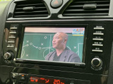 停車時に映像を楽しめるTV画面が搭載されています。移動時間の有効活用に役立ちます。快適なひとときを過ごせるでしょう。