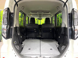普段のお買い物や通勤、送迎等に十分な荷室スペースを確保しております。セカンドシートを倒すと、大きな荷物の積載も可能です♪