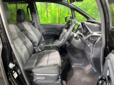運転席シート廻りは使用感も少なく、良好な状態となっています。丁寧に使われていたことがよくわかりますね。