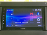 多彩な機能が搭載されたオーディオ画面。Apple CarPlayやAndroid Autoに対応し、スマートフォン連携も可能です。快適なドライブをサポートします。