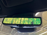 【デジタルインナーミラー】後席の大きな荷物や同乗者で後方が確認しづらい時でも安心!カメラが撮影した車両後方の映像をルームミラー内に表示。クリアな視界で状況の確認が可能です!