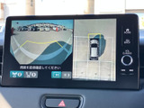駐車や後退時の安全をサポートするバックモニター。後方視界を確保し、安心して運転操作を行えます。