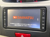 【純正ナビ】人気の純正ナビを装備しております。ナビの使いやすさはもちろん、オーディオ機能も充実!キャンプや旅行はもちろん、通勤や買い物など普段のドライブも楽しくなるはず♪
