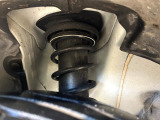 お車を安心してお乗りいただく為には、足回りの定期点検が欠かせません。サービスサポート(有償保証)では無料点検もご提供しており、安心のカーライフをお過ごしいただけるサポート体制が整っています。