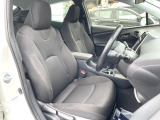 運転席シート廻りは使用感も少なく、良好な状態となっています。前オーナー様が丁寧に使っていたことがよくわかりますね。