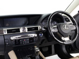 ★使いやすさや安全性を追求したステアリング周り!高級車ゆえにスイッチ類が多いのも特徴ですね!考え尽くされた配置ですぐに使いこなす事が出来ますのでご安心下さい!是非、体感してみて下さい!!