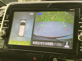 駐車時の後方確認をサポート。安全でスムーズな後退を支援し、万が一のリスクを軽減します。