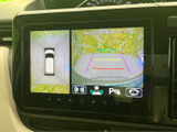 後退時の安全をサポートします。映像を確認しながらスムーズにバック駐車が可能です。