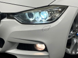 ●LEDヘッドライト:夜間走行時も良好な視界を確保し安心して運転できる高輝度LEDヘッドライトを装備!点灯速度が早く、消費電力も抑えられています。