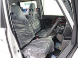 お車選びをお楽しみ頂けるよう、在庫車の展示スペースを十分に確保しております。