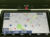 鮮明な地図表示で、目的地までスムーズに案内。渋滞情報もリアルタイムで確認でき、効率的なルート選択が可能です。遠出も安心です。