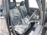 お車選びをお楽しみ頂けるよう、在庫車の展示スペースを十分に確保しております。