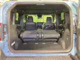 普段のお買い物や通勤、送迎等に十分な荷室スペースを確保しております。セカンドシートを倒すと、大きな荷物の積載も可能です♪