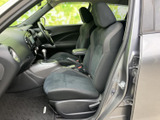 運転席からの視界が広く、運転操作もスムーズに行えます。安全で快適なドライビングをサポートします。
