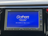鮮明な画面で、目的地までのナビ情報を確認できます。お好みの音楽を再生して、快適なドライブを演出する頼れるパートナーです。