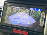 【バックカメラ】駐車時に後方がリアルタイム映像で確認できます。大型商業施設や立体駐車場での駐車時や、夜間のバック時に大活躍!運転スキルに関わらず、今や必須となった装備のひとつです!