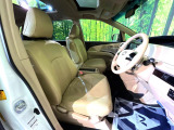 運転席シート廻りは使用感も少なく、良好な状態となっています。丁寧に使われていたことがよくわかりますね。